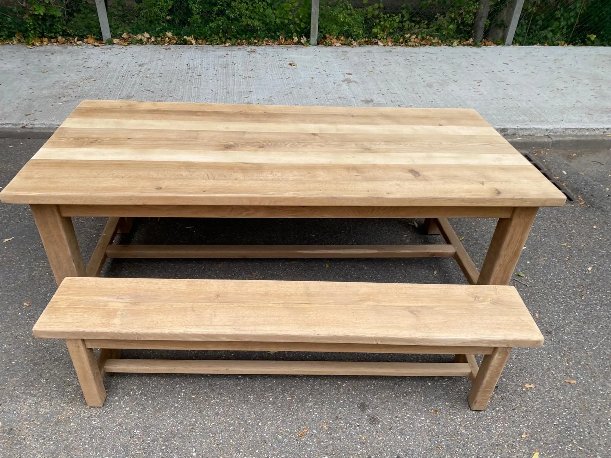 Table à manger de ferme décapée en chêne massif brut 1970 - 210cm