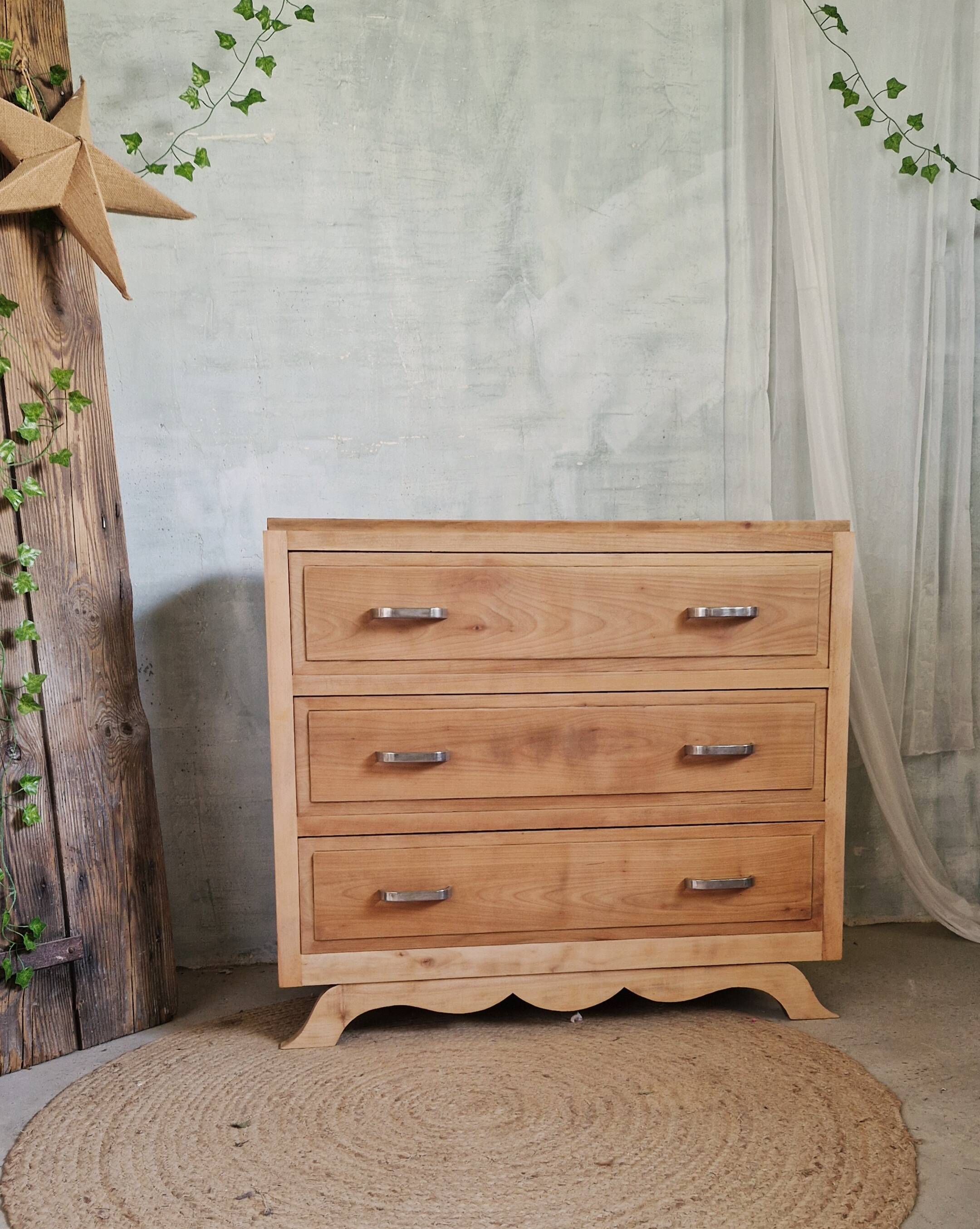 Pretty old chest of drawers