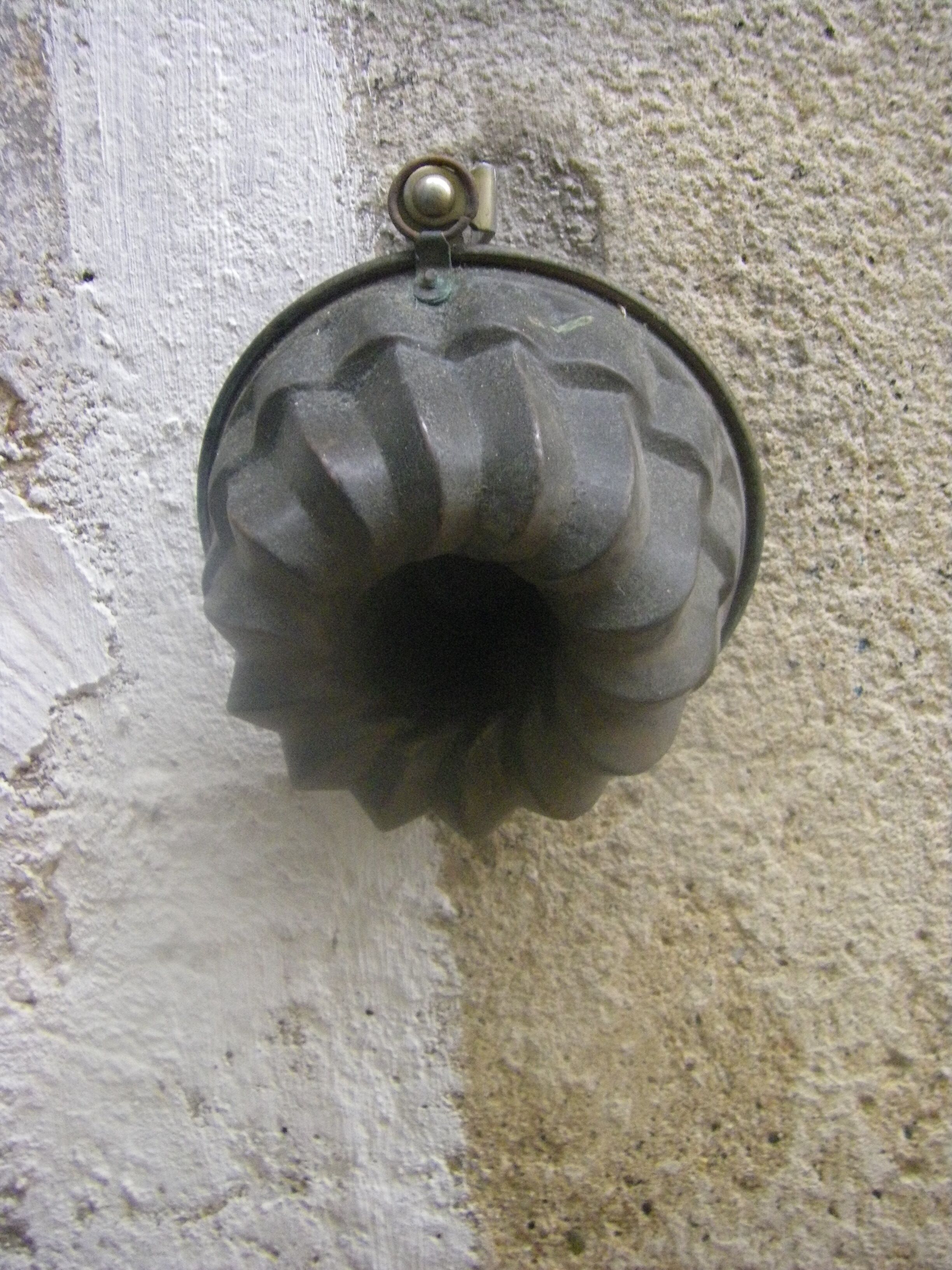 Old copper cake pan.