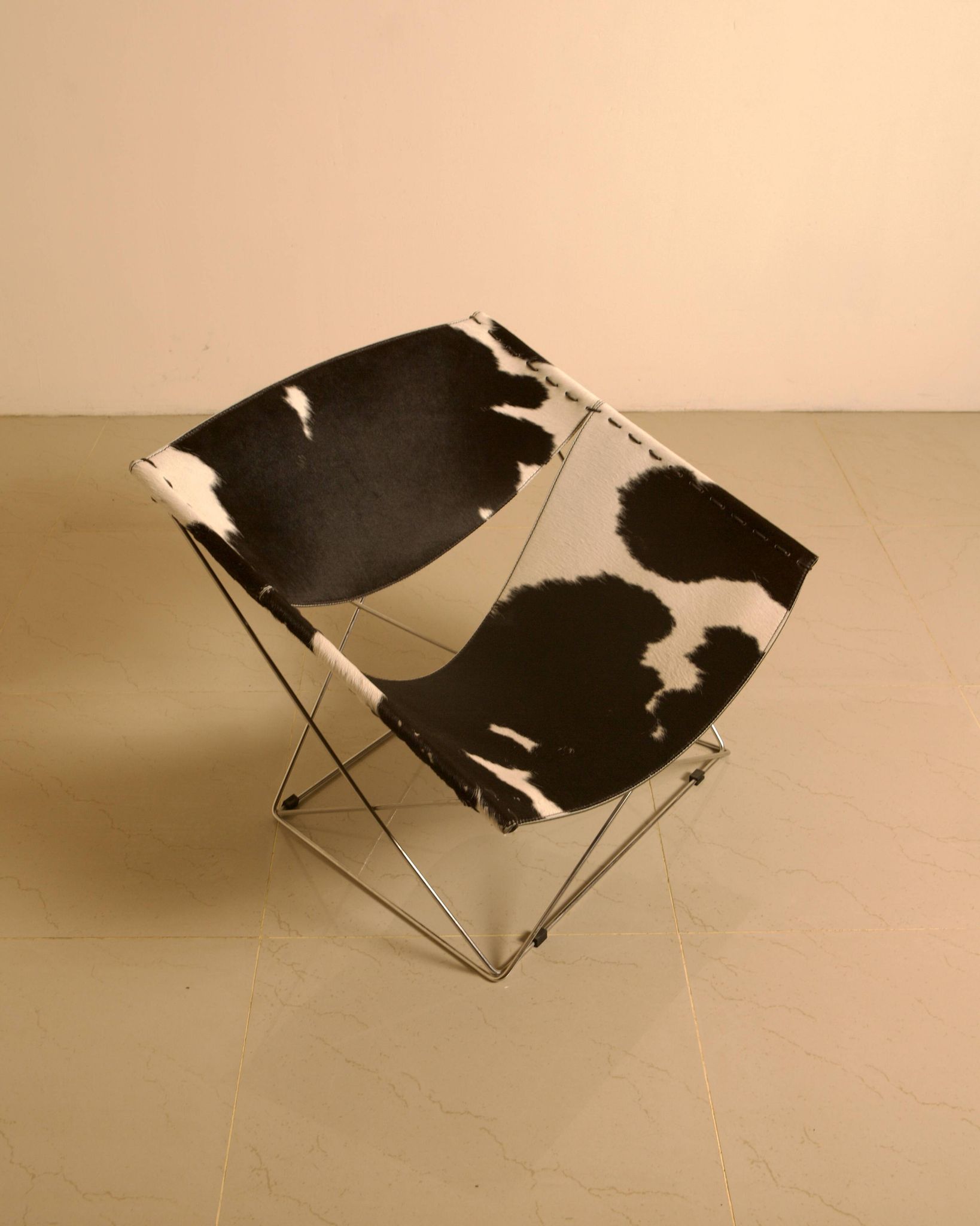 F675 "Butterfly" armchair in cowhide leather by Pierre Paulin for Artifort