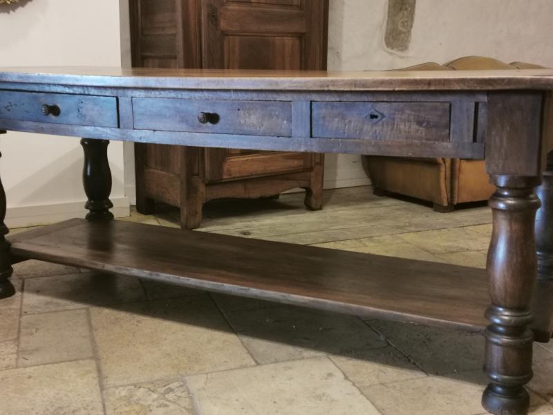 Walnut draper table XIX