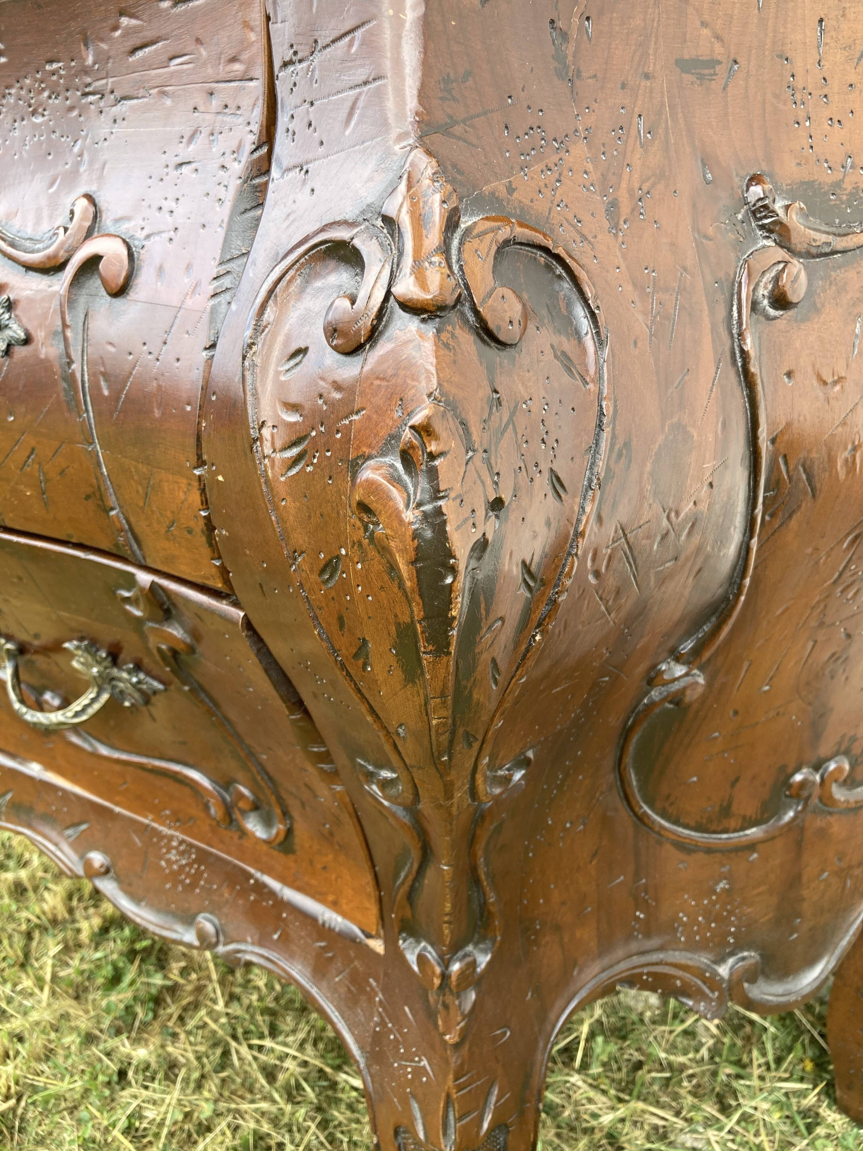 Louis XV style chest of drawers with four drawers