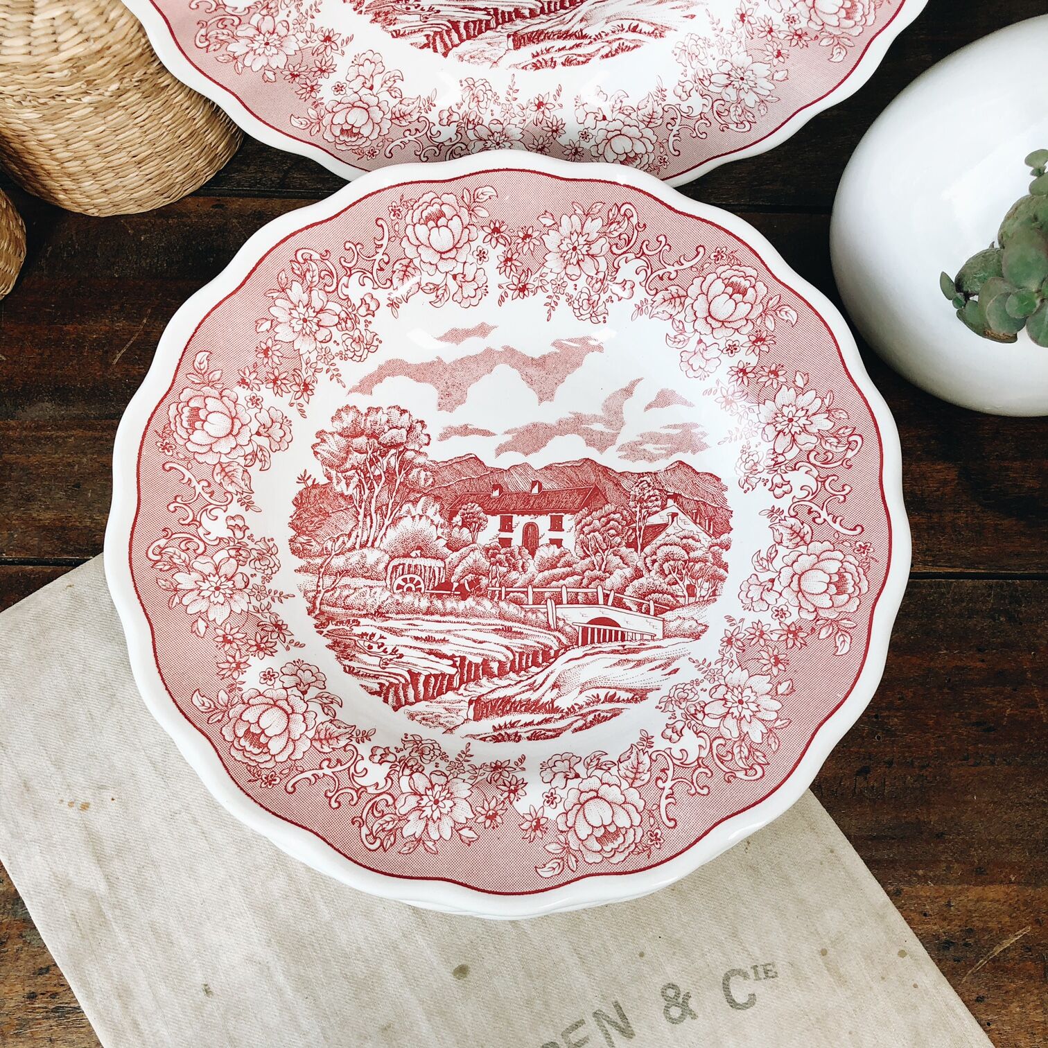 6 hollow plates, made in Italy