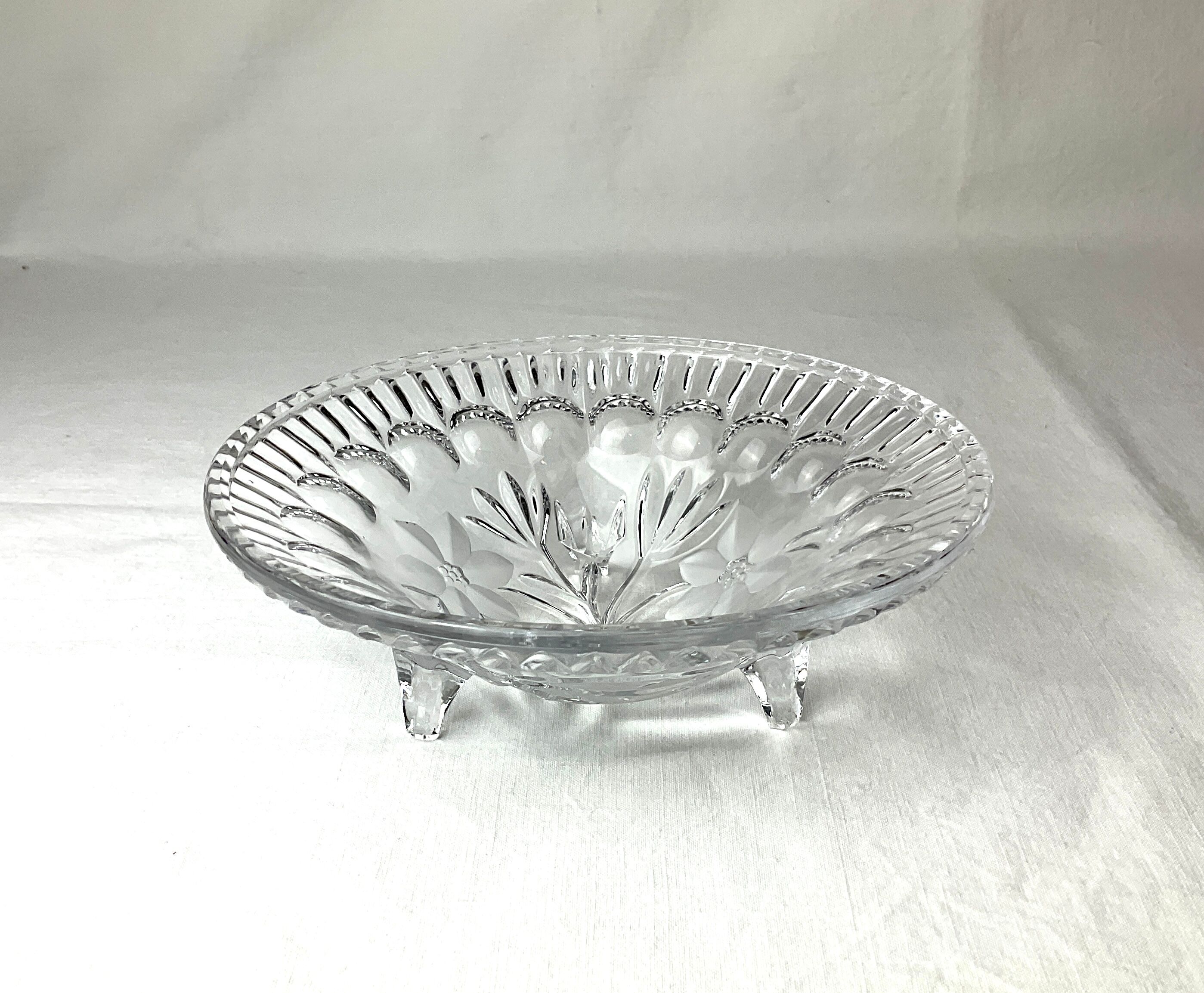 Empty glass pocket on three legs