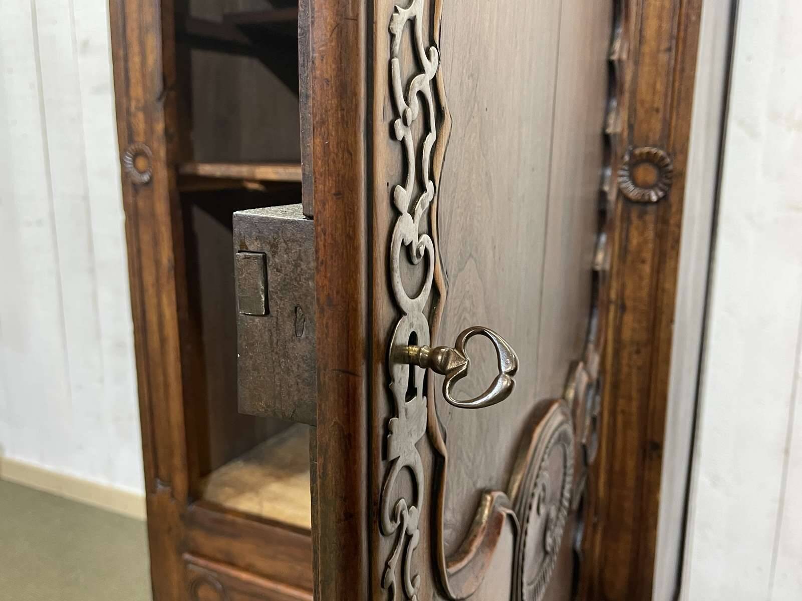 Bonnetière 18ème en noyer