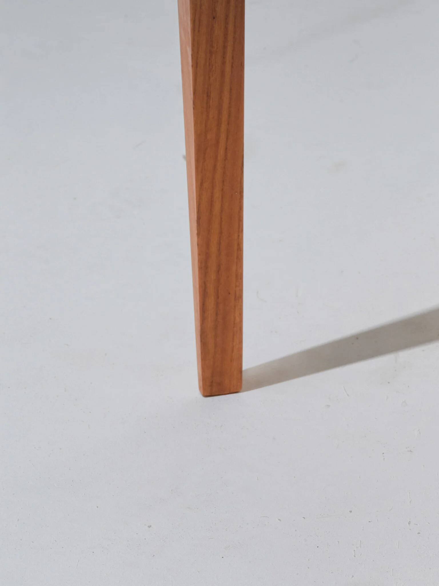 Set of 4 solid elm chairs, Maison Seltz, 1980s