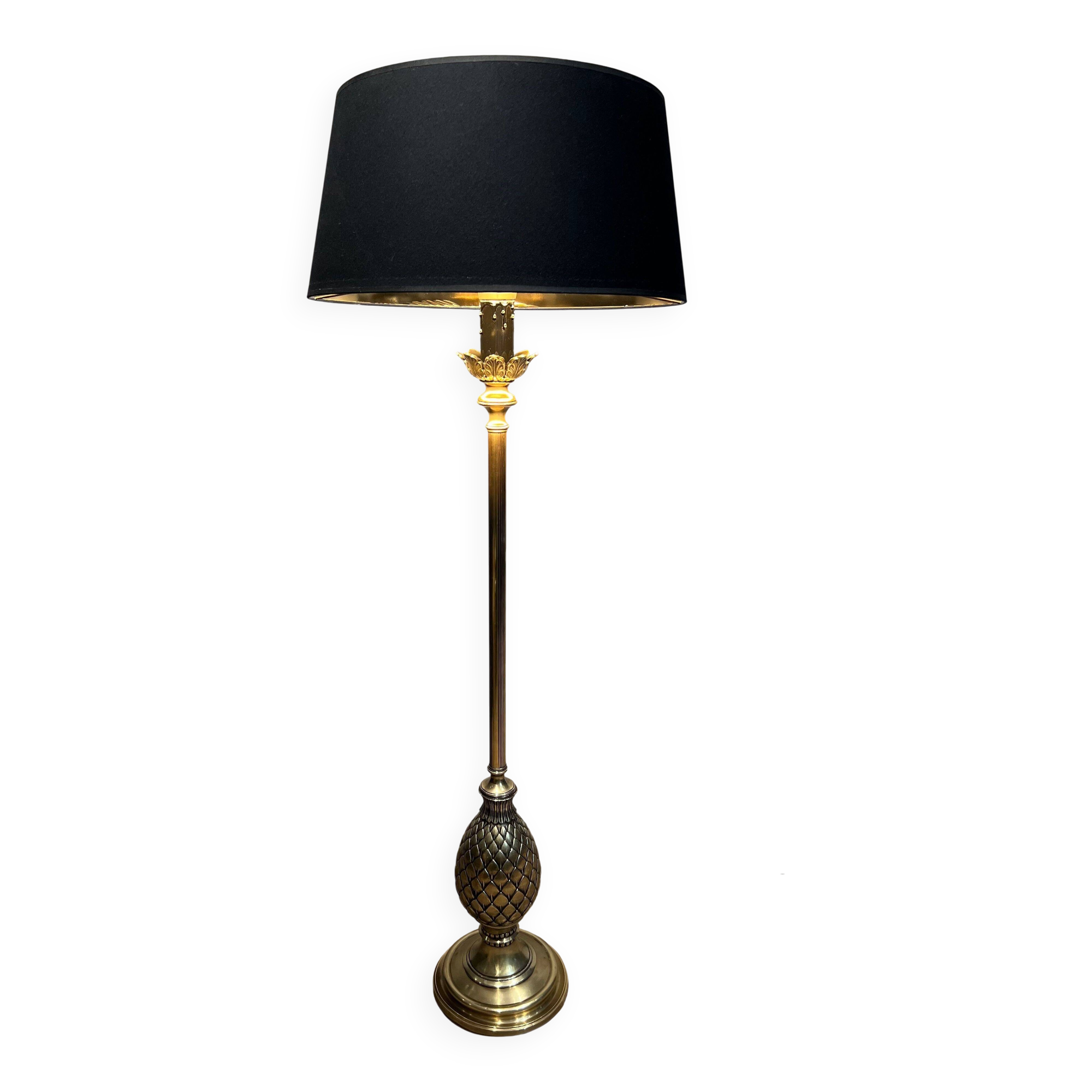Pineapple floor lamp in brass