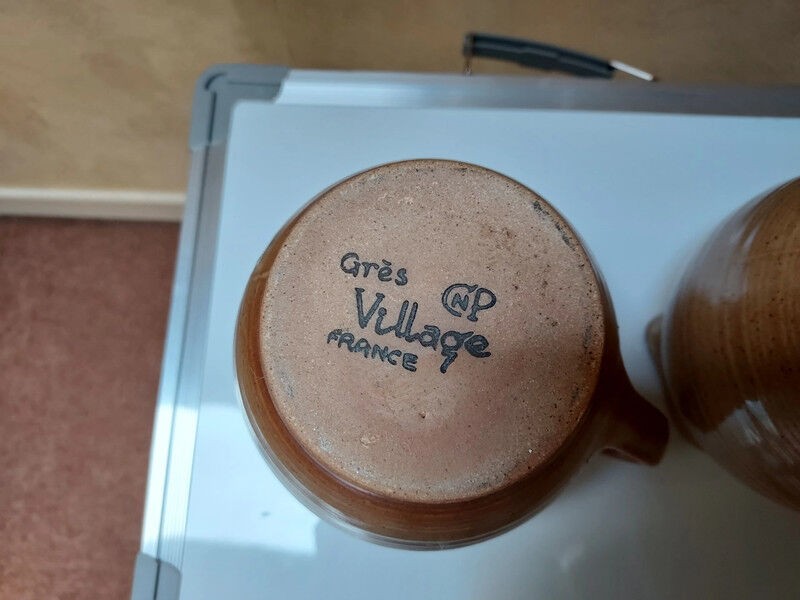 Set of 2 sandstone pitchers CnP Village France