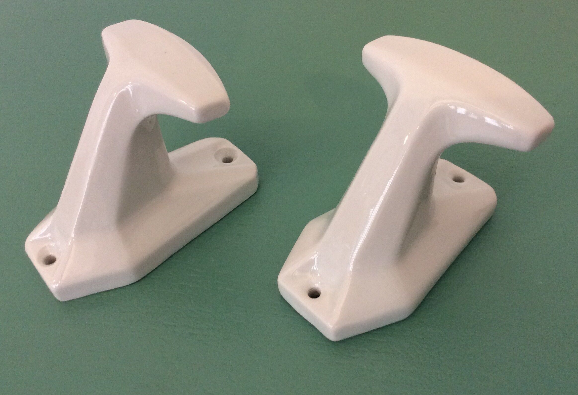 Lot 2 antique porcelain pads