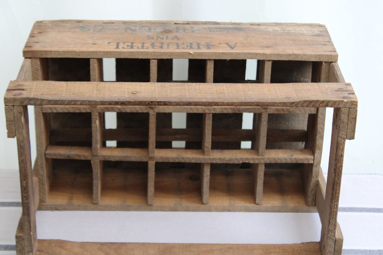 Wooden bottle locker