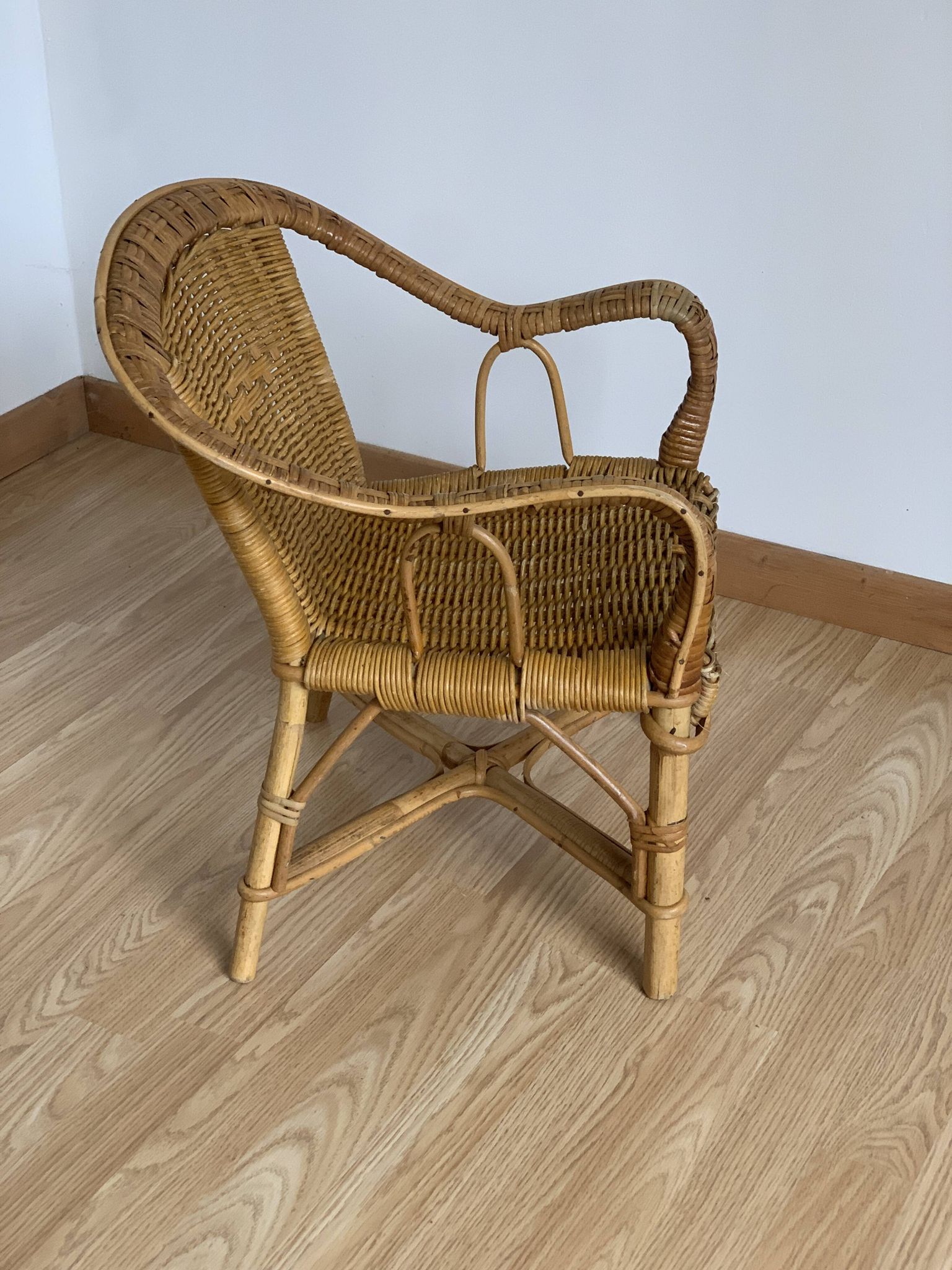 Chaise rotin enfant vintage
