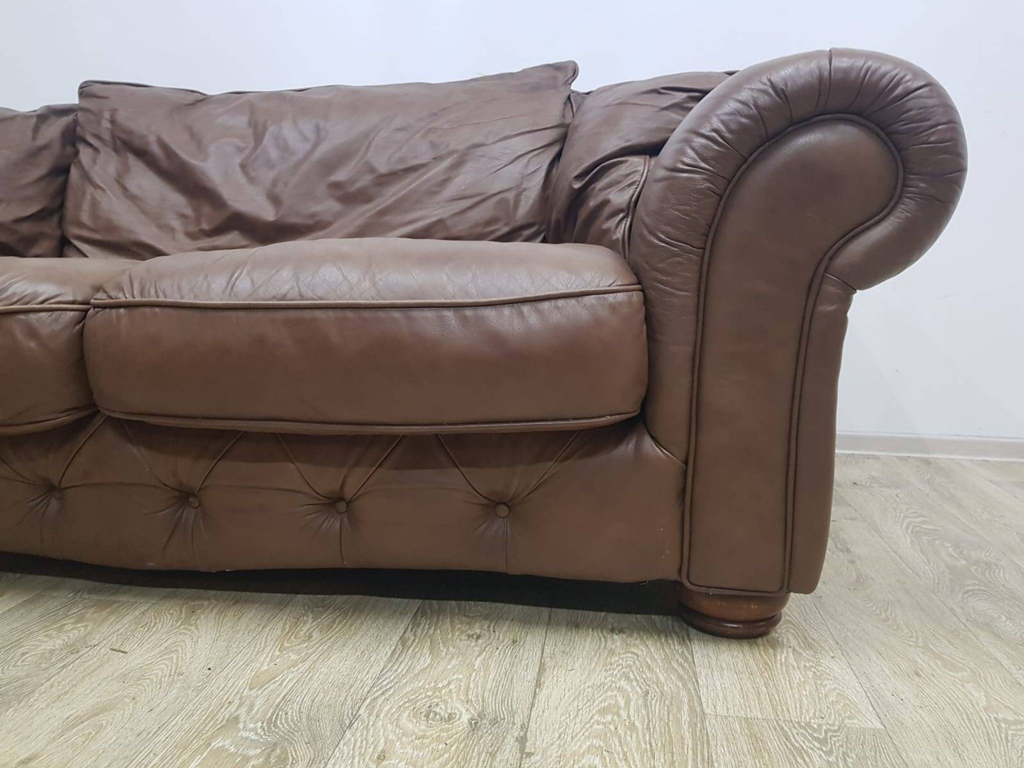 Mid-Century, Chesterfield sofa, natural leather