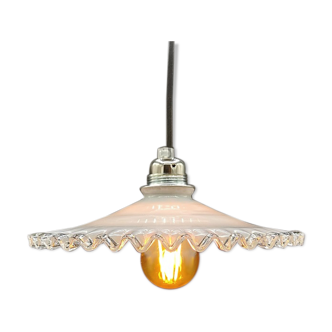 suspension in fluted Opaline