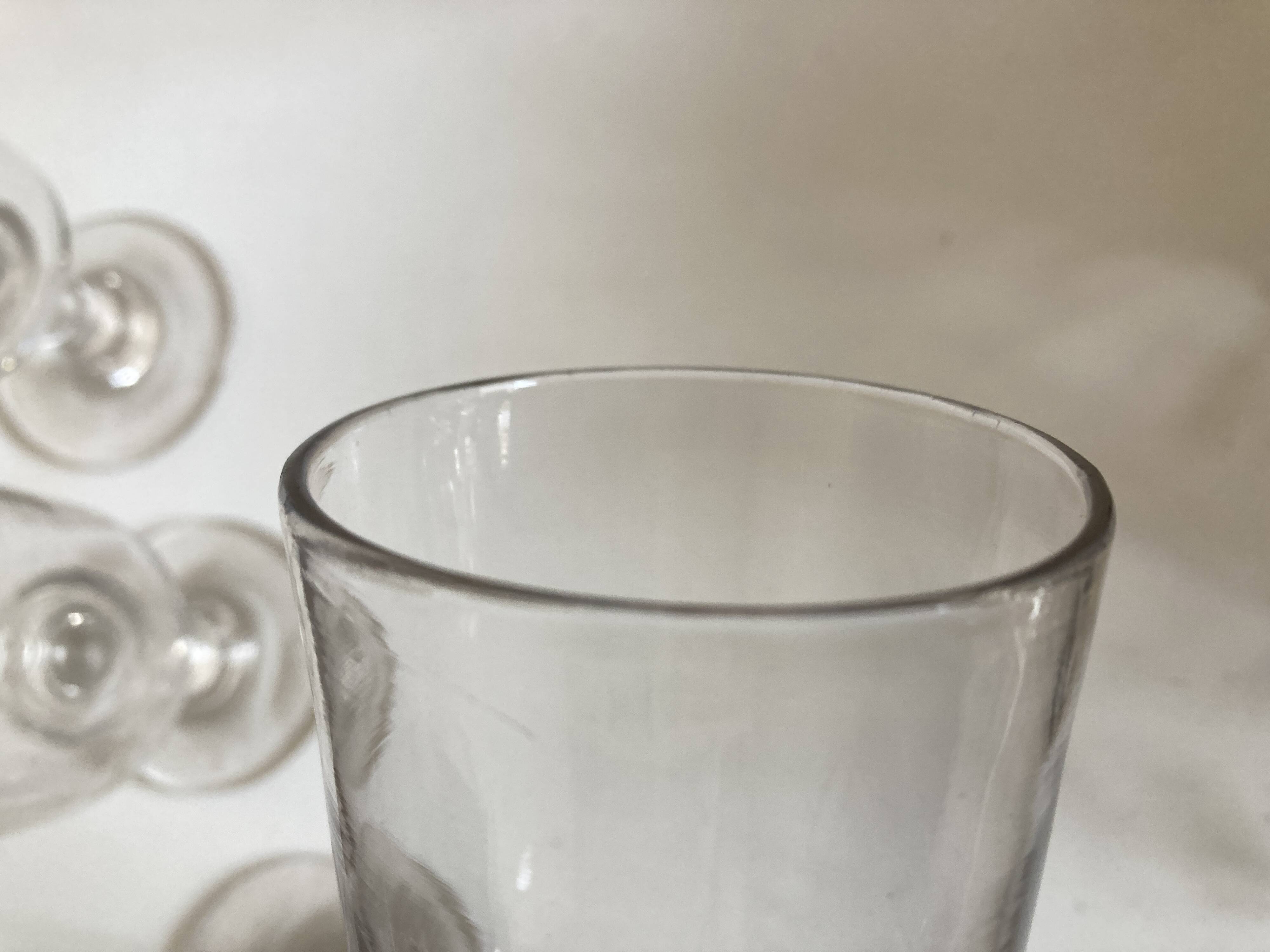 Set de 4 verres rouleau 19e en verre irrégulier