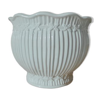 Striated pot cover in white earthenware