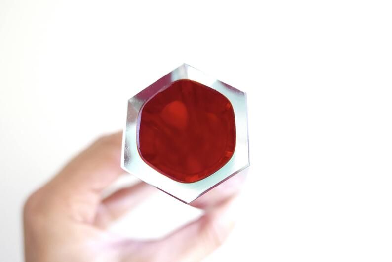 Vase en verre de Murano rouge années 50