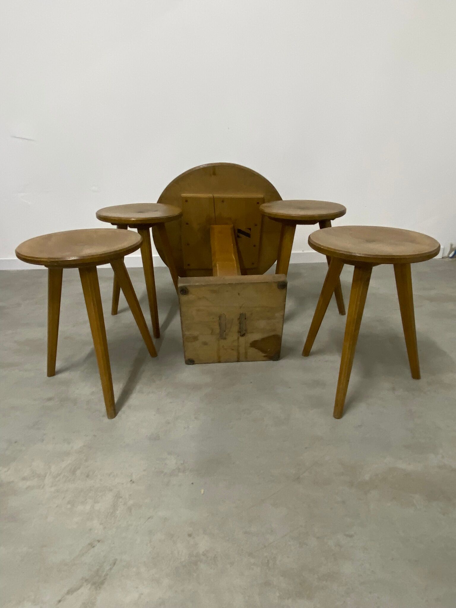 Set table and 4 wooden stools bistrot design of the 50