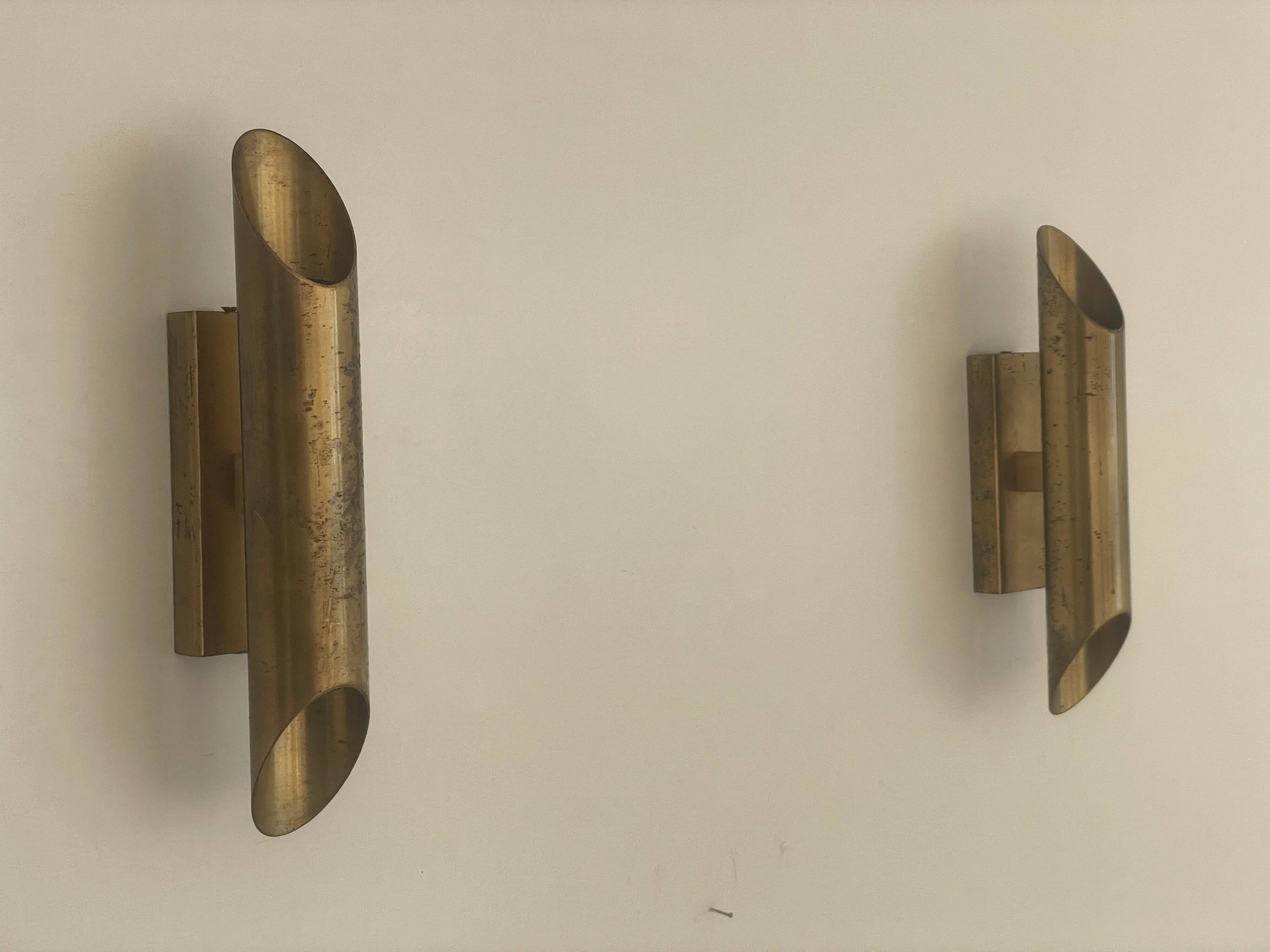 Pair of brass wall lights with Italian mid-century design, 1960, Italy.