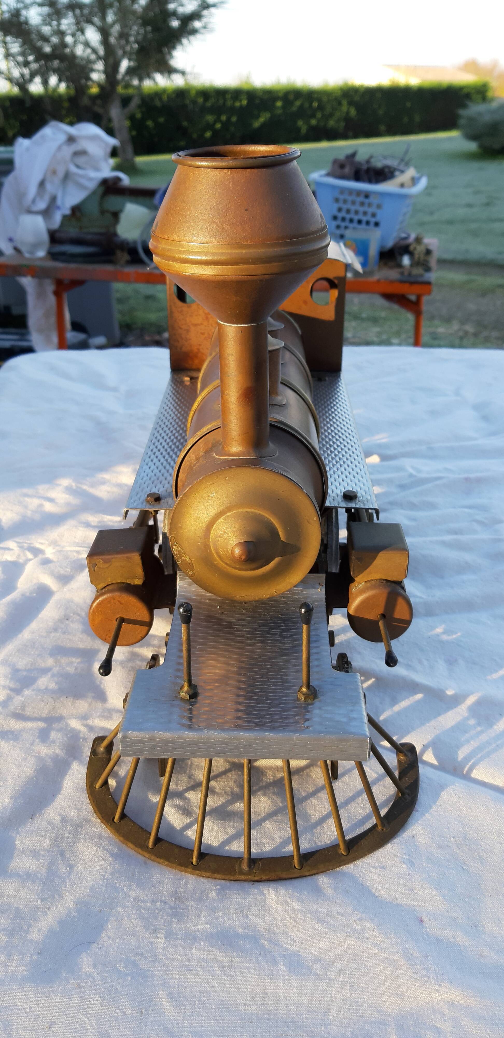 Locomotive copper red