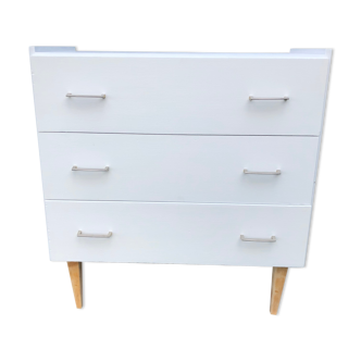 Vintage chest of drawers.