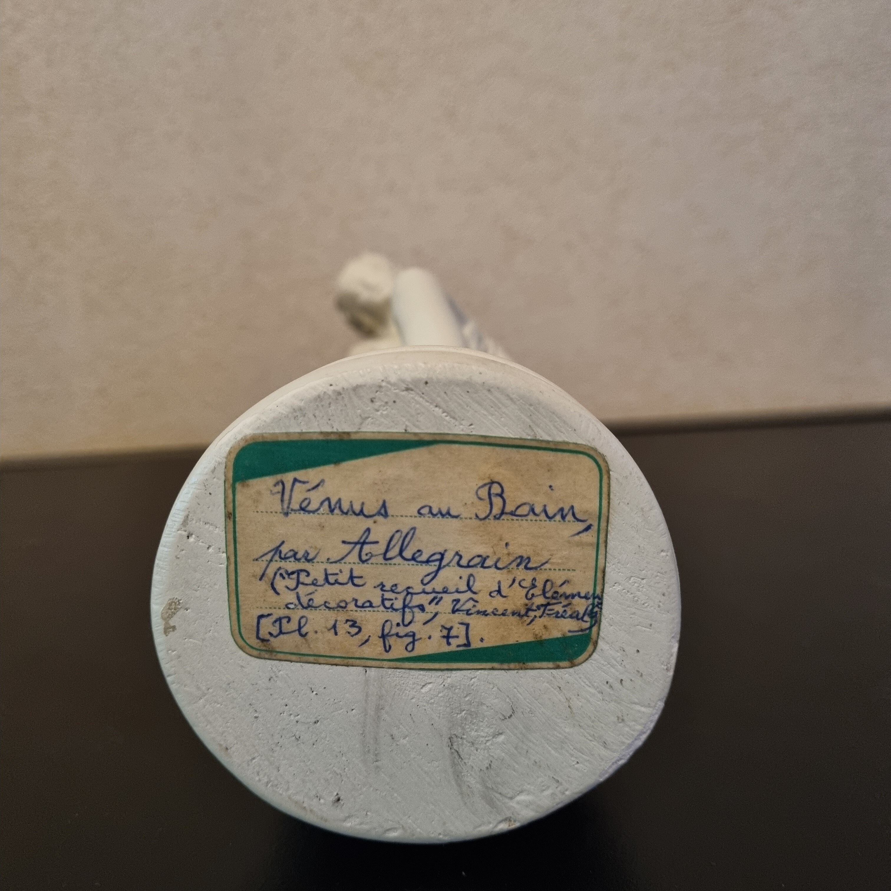 Statuette Venus at the bath after Allegrain