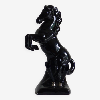 Cheval noir en céramique