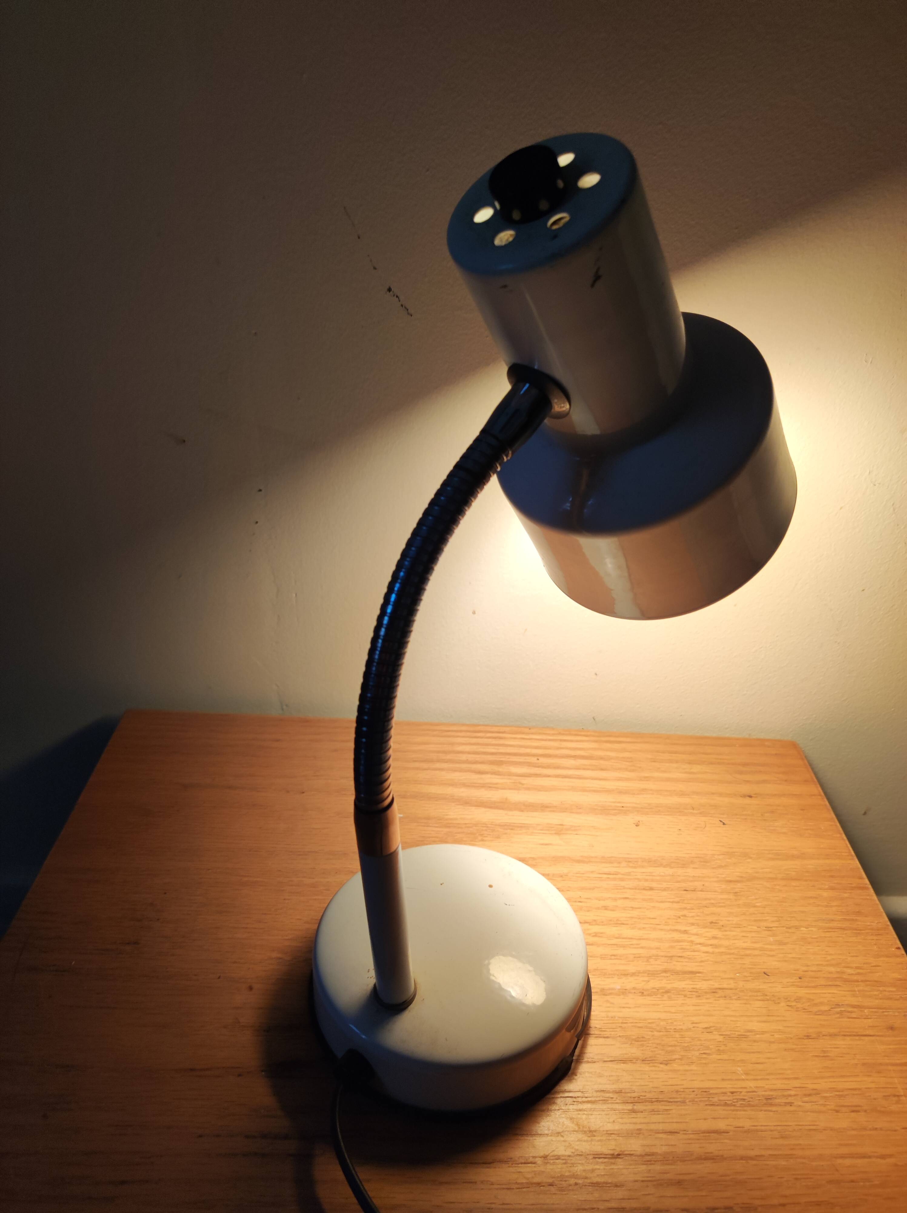 Vintage old school articulated workshop desk lamp