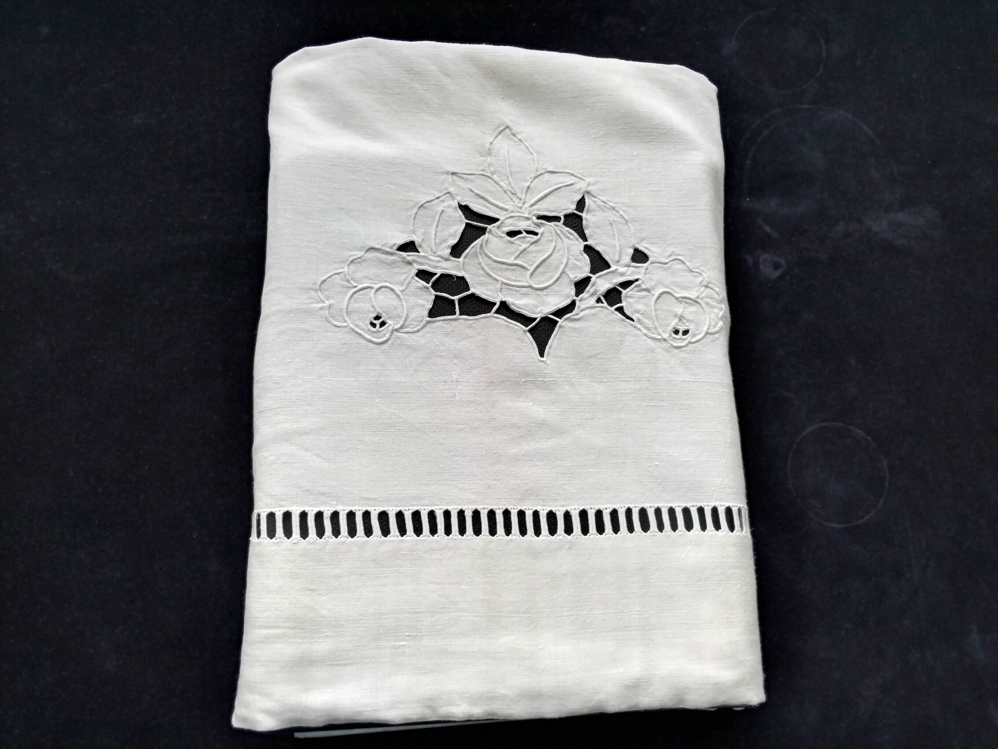 Antique linen sheet with embroidery and days 2.25 x 3.05 m