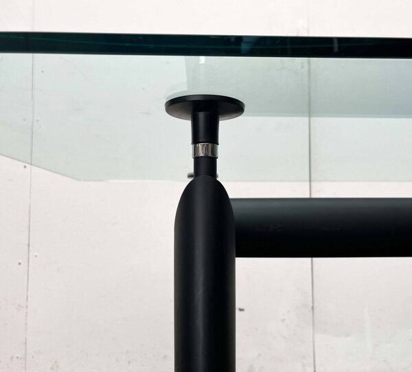 Modèle italien LC6 Table à manger ou de bureau en métal et verre par Le Corbusier, Pierre Jeanneret, Charlotte Perriand pour Cassina
