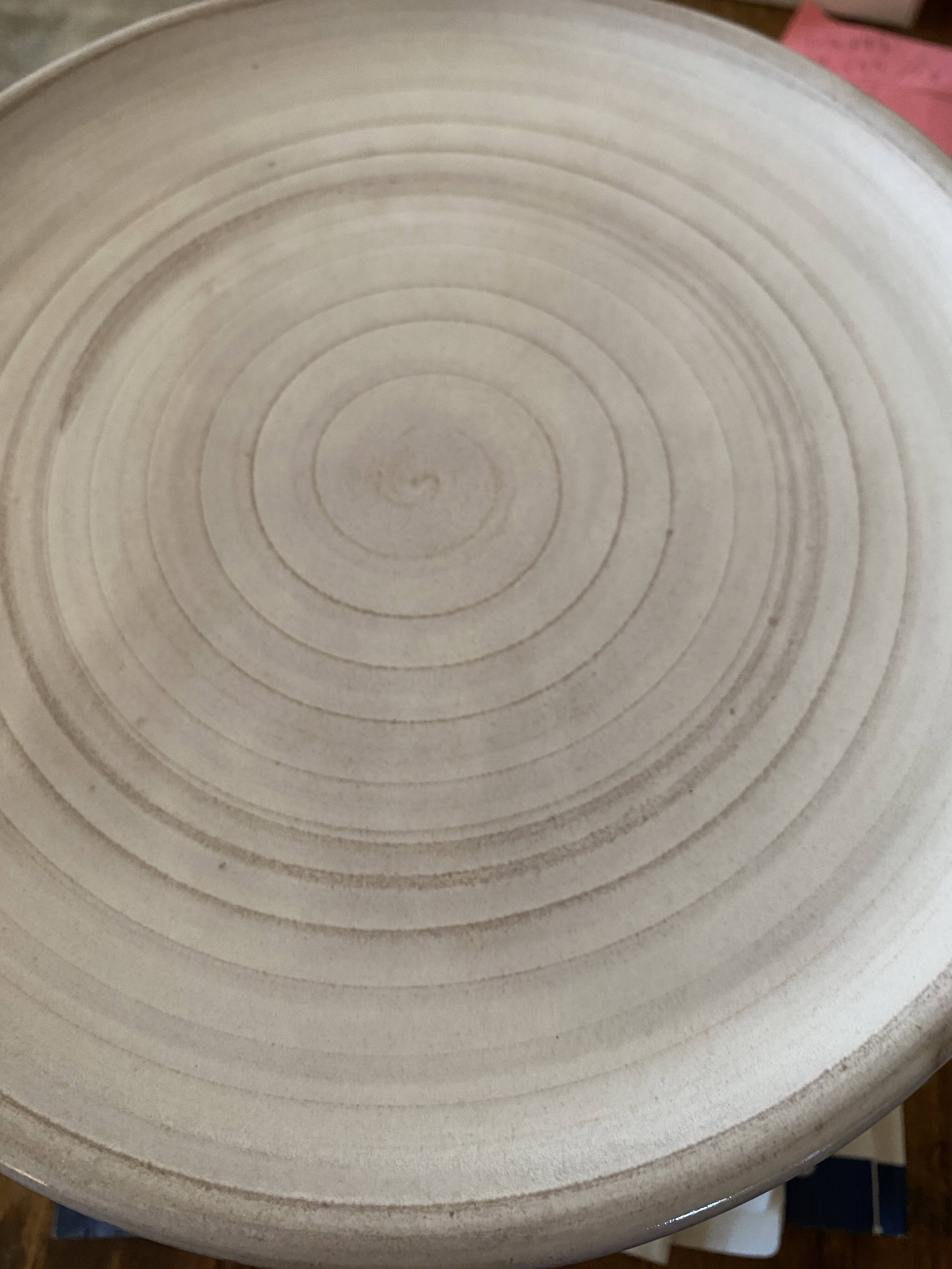 10 enamelled terracotta plates, 22 cm