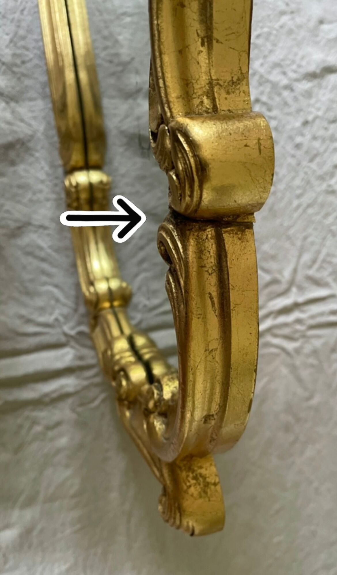 Golden resin rock mirror  42x68cm