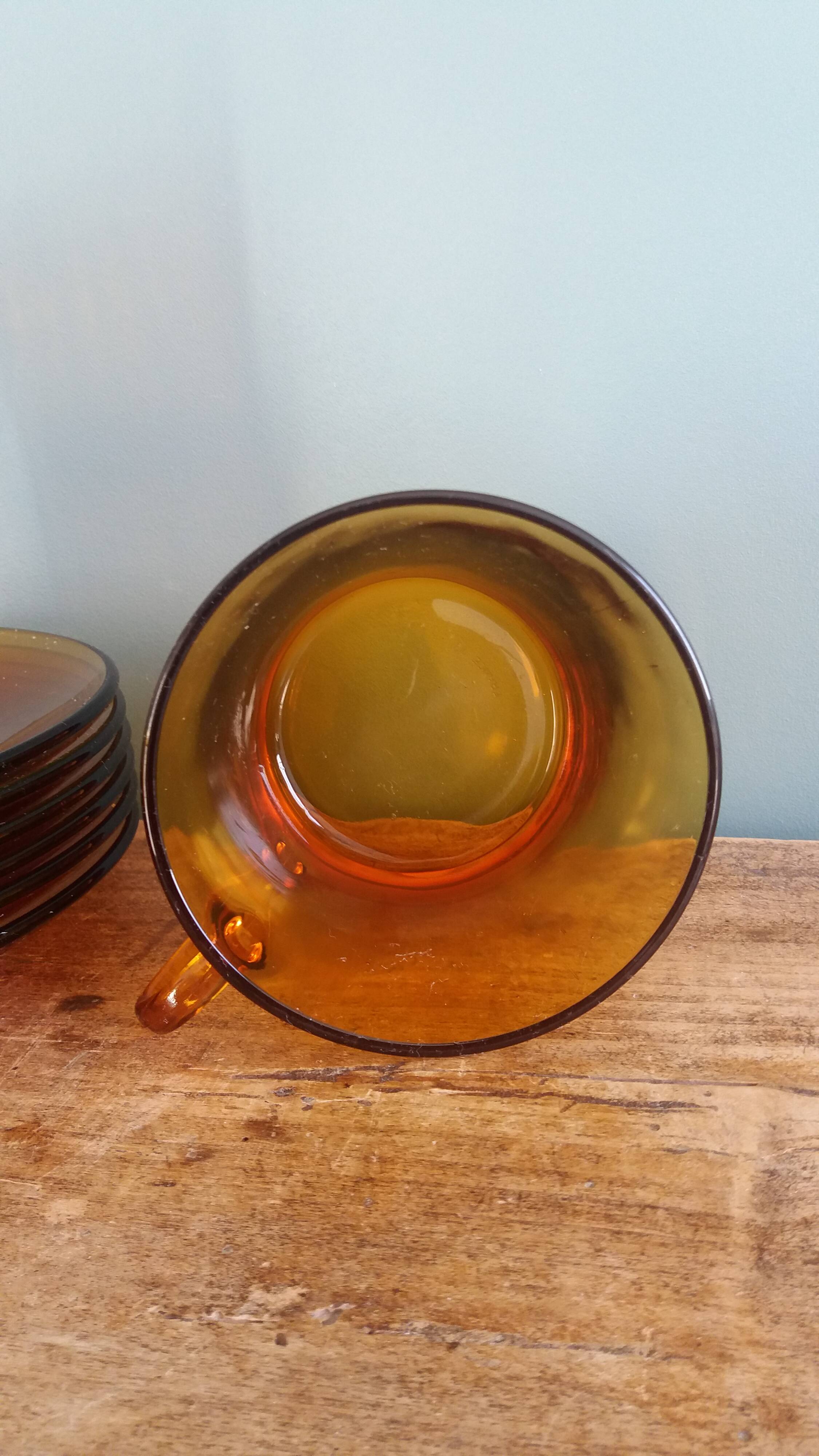 Duralex tea set, 6 large amber glass cups and saucers
