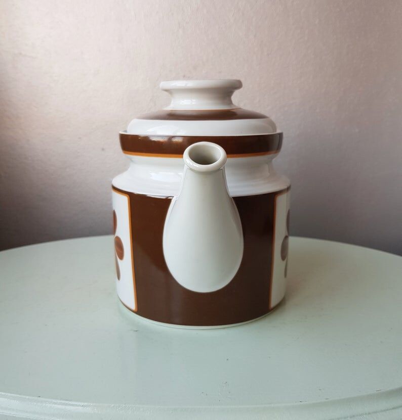 Porcelain teapot from the 70s