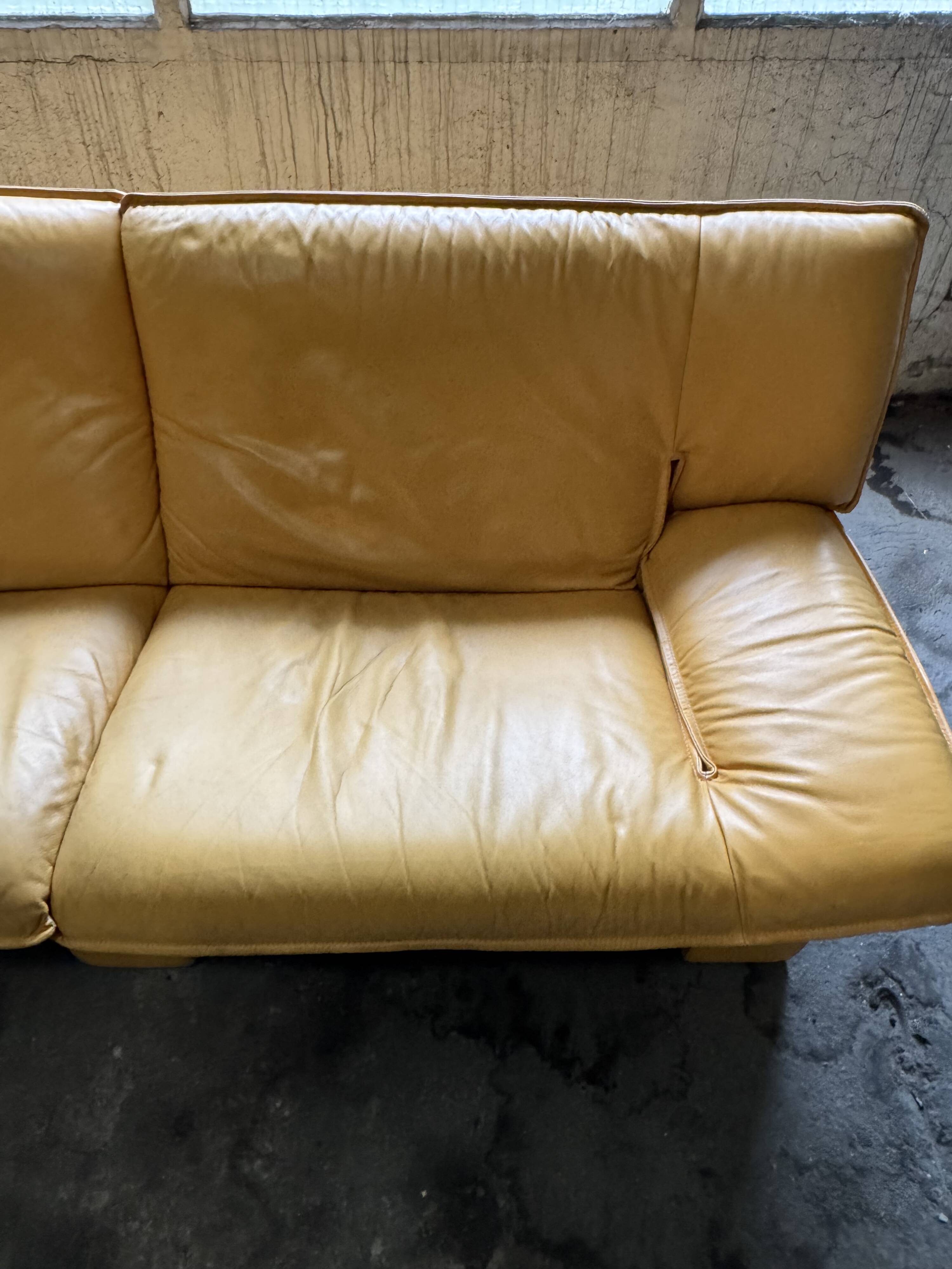 "Ambassador" Three-Seater Sofa – Yellow Leather – Nicoletti Salotti – 1980s
