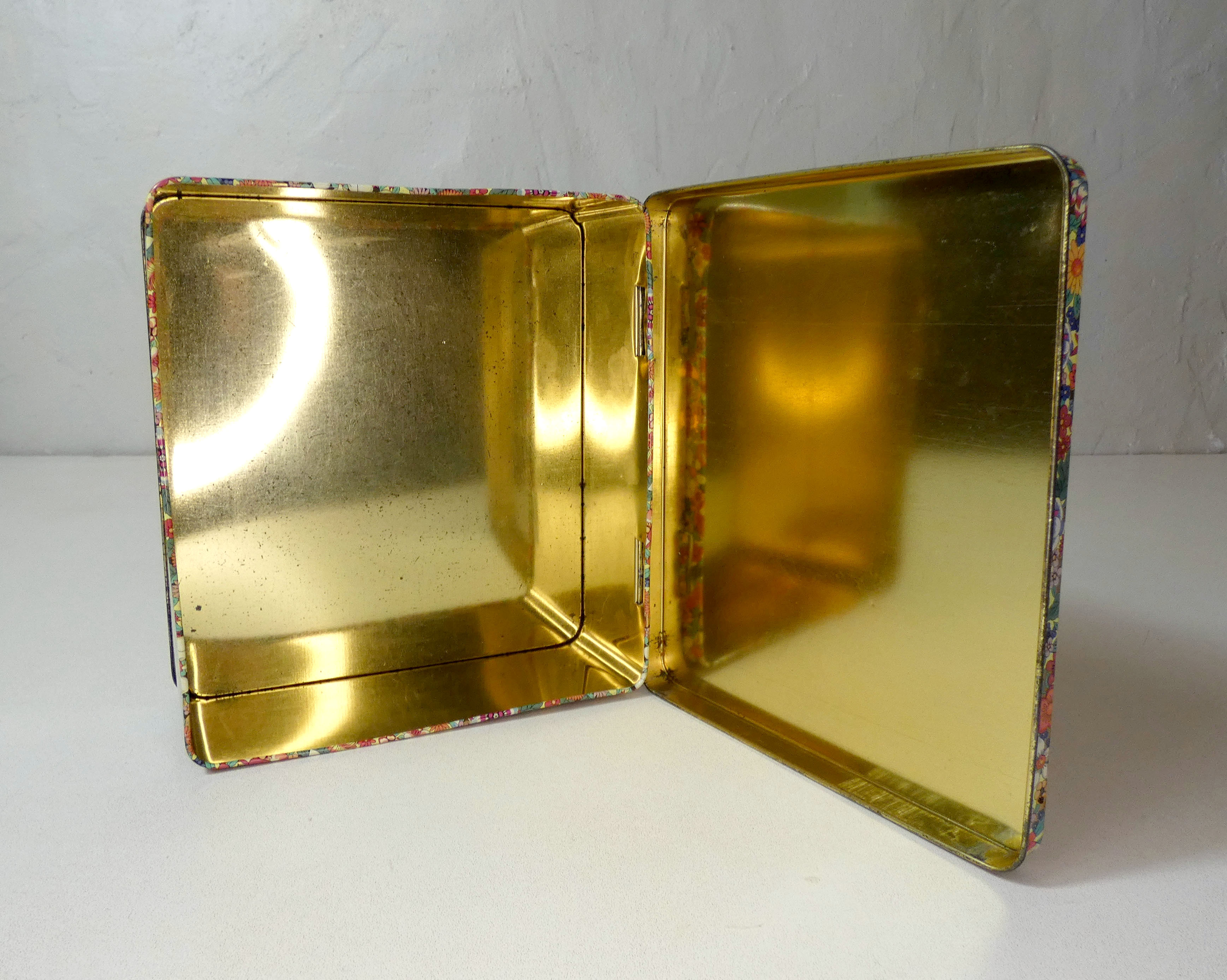 Metal box flowers vintage gold