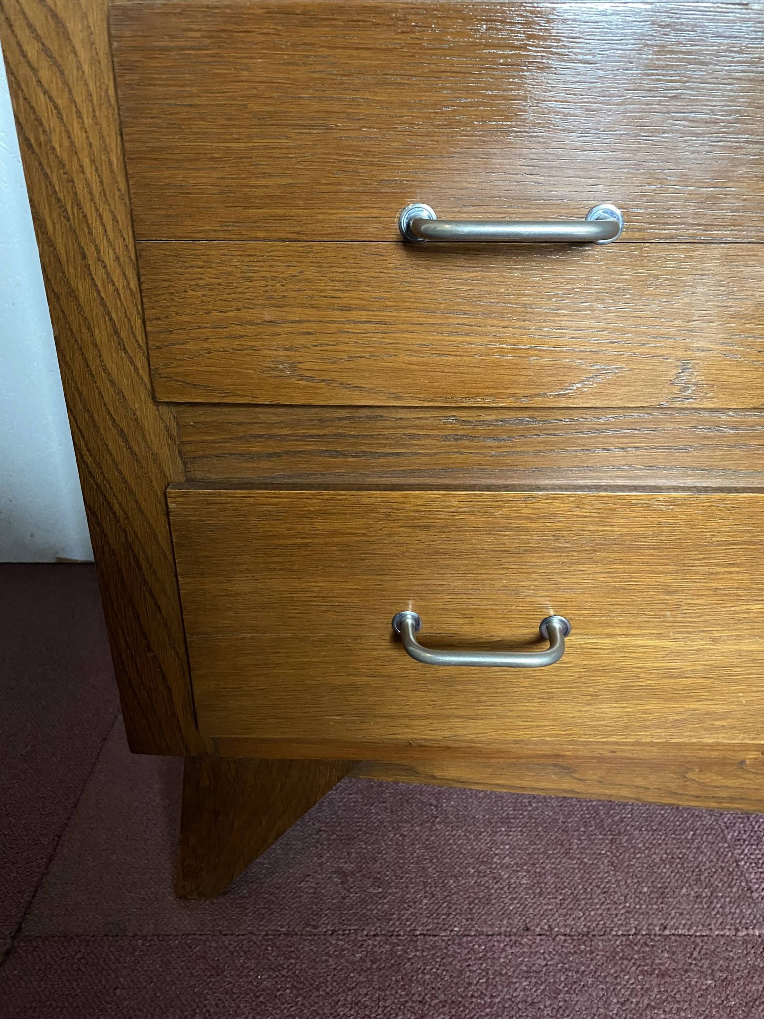 Vintage chest of drawers around 1960 - 3 drawers -Medium oak color - Compass feet -Very good condition