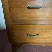 Vintage chest of drawers around 1960 - 3 drawers -Medium oak color - Compass feet -Very good condition