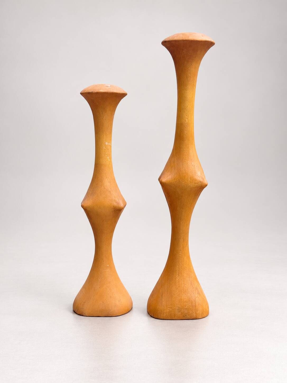 Pair of sculptural turned wood candlesticks – Vintage 1960s-1970s