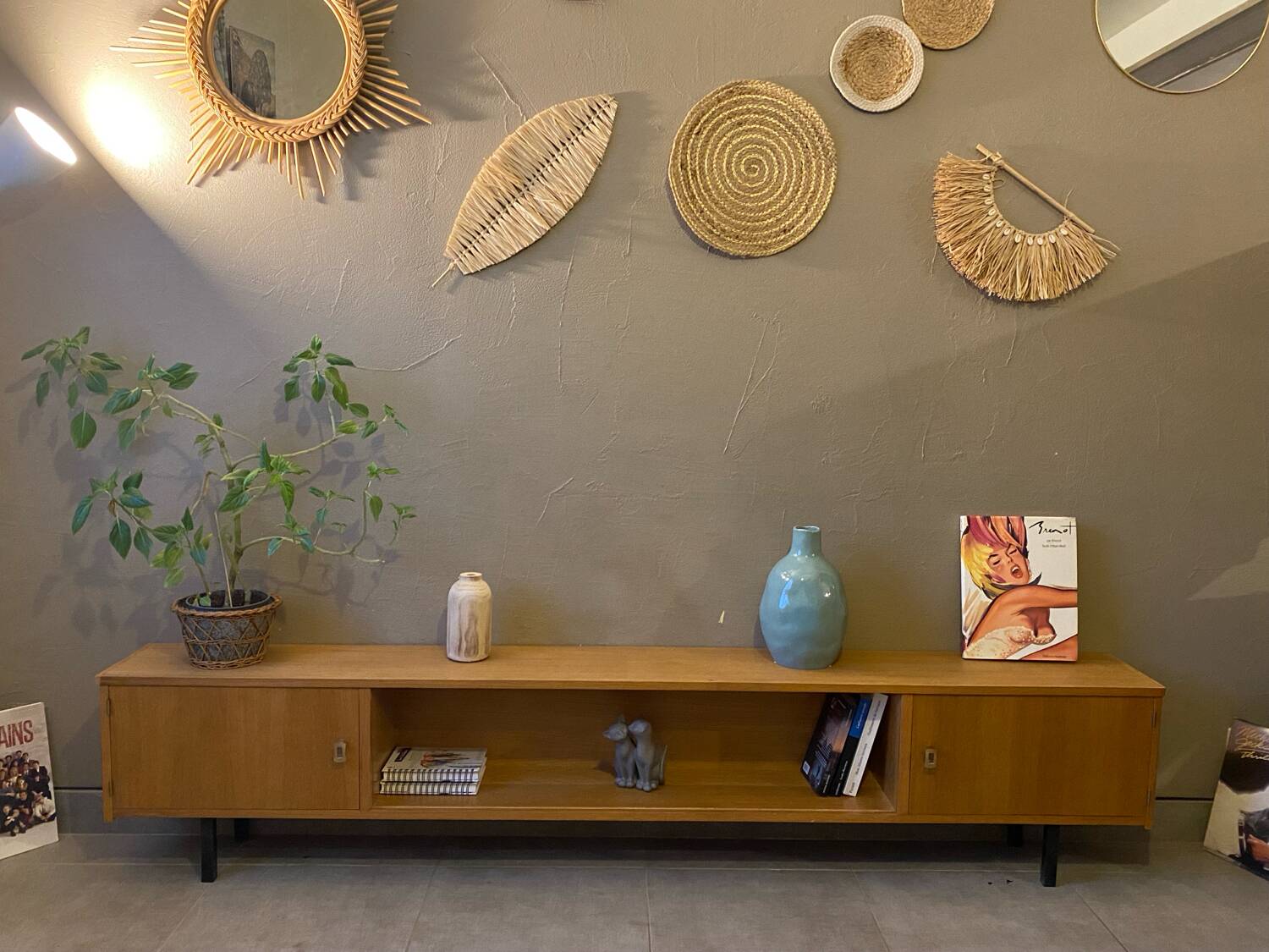 Vintage sideboard (shallow)