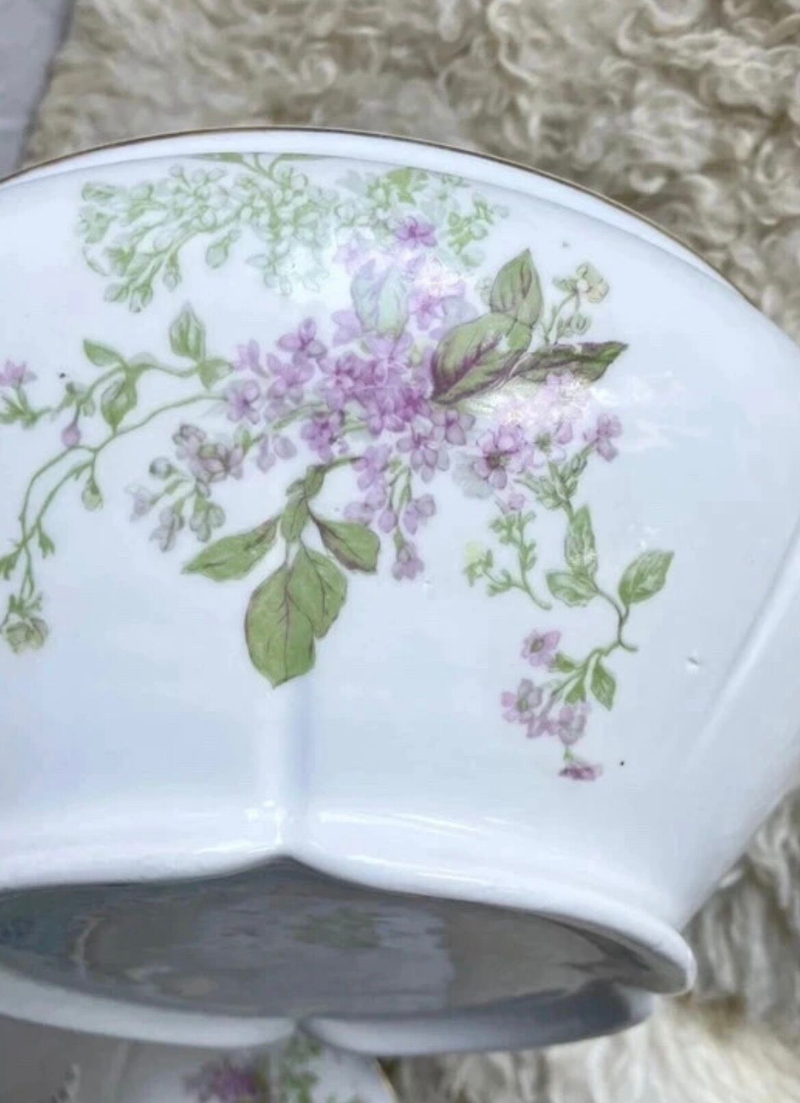 Soup tureen