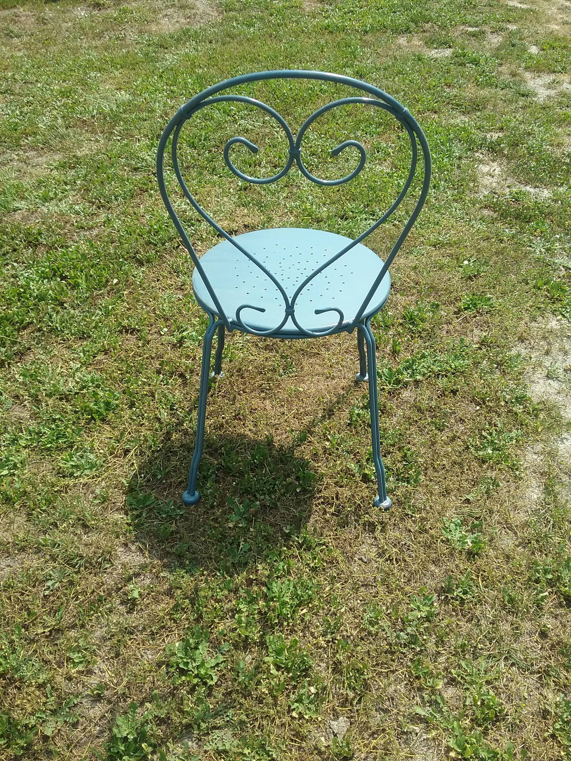 Salon de jardin en fer forgé bleu