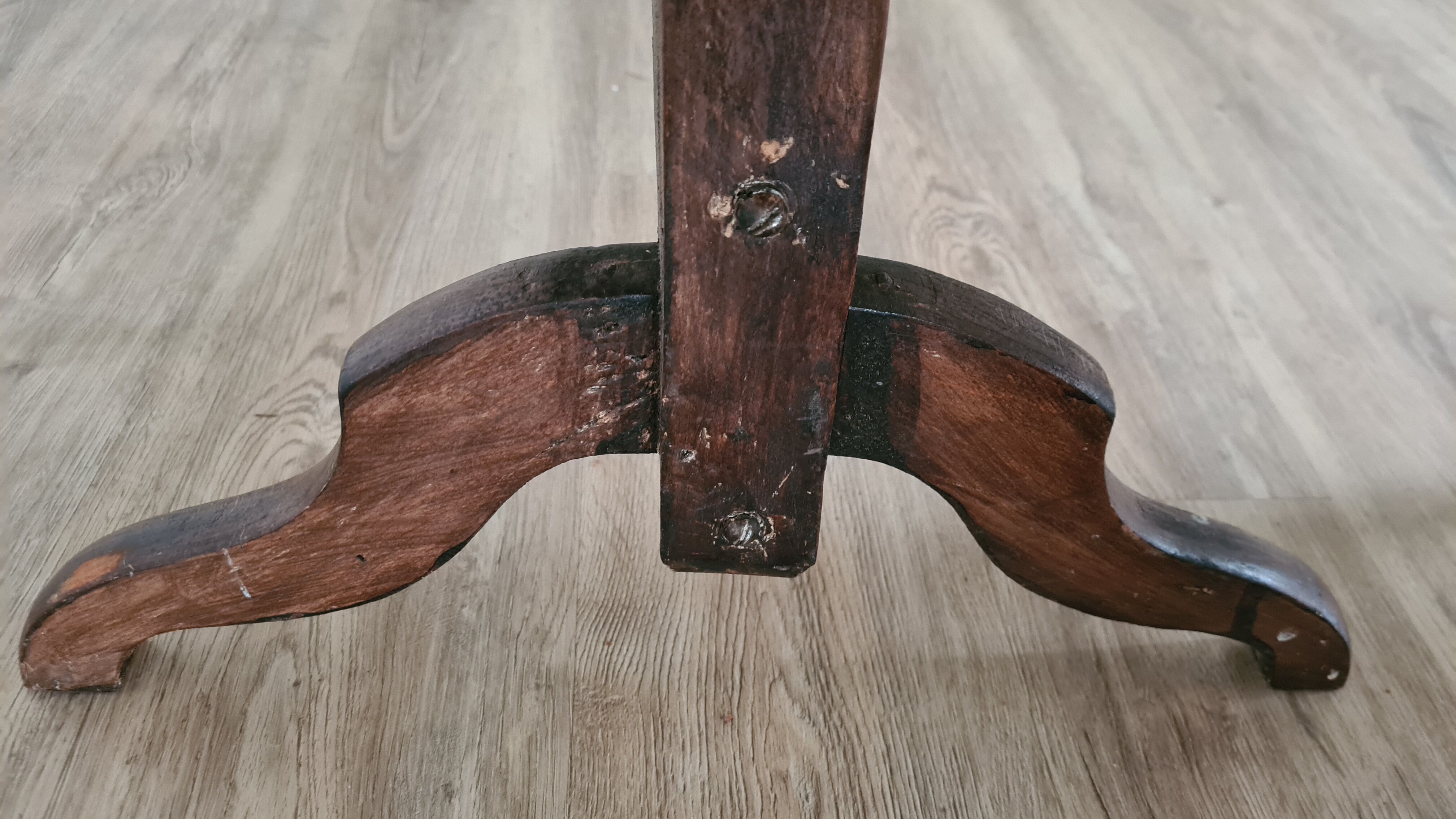 Old wooden rocking cradle twisted / vintage bars