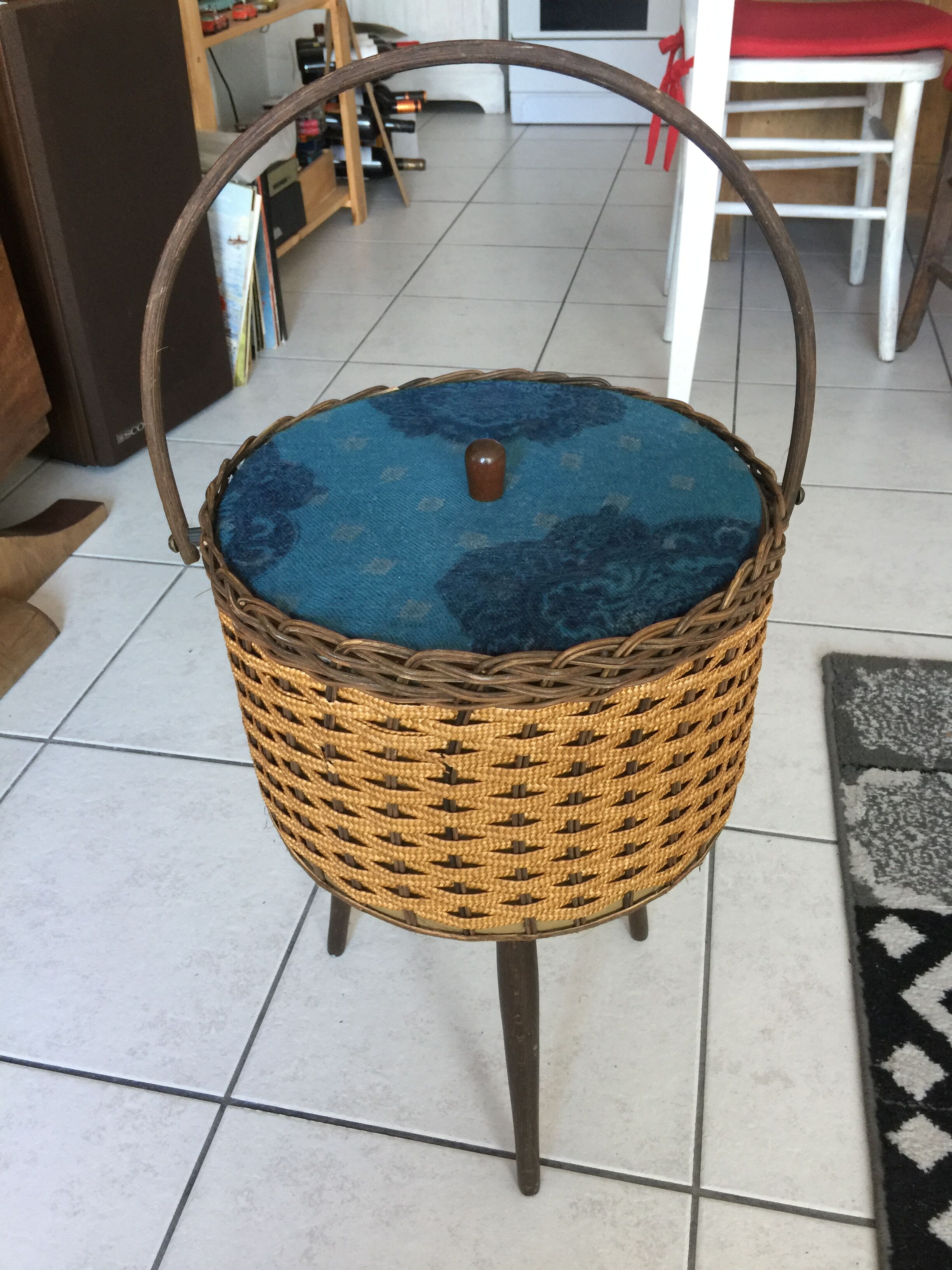 Wicker worker foot compass year 60