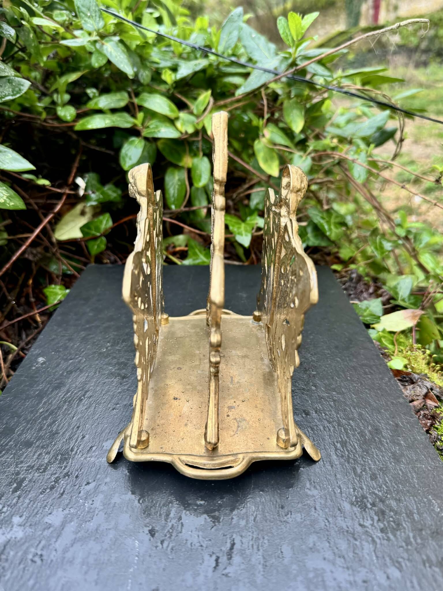Porte-revues en laiton massif Art Nouveau