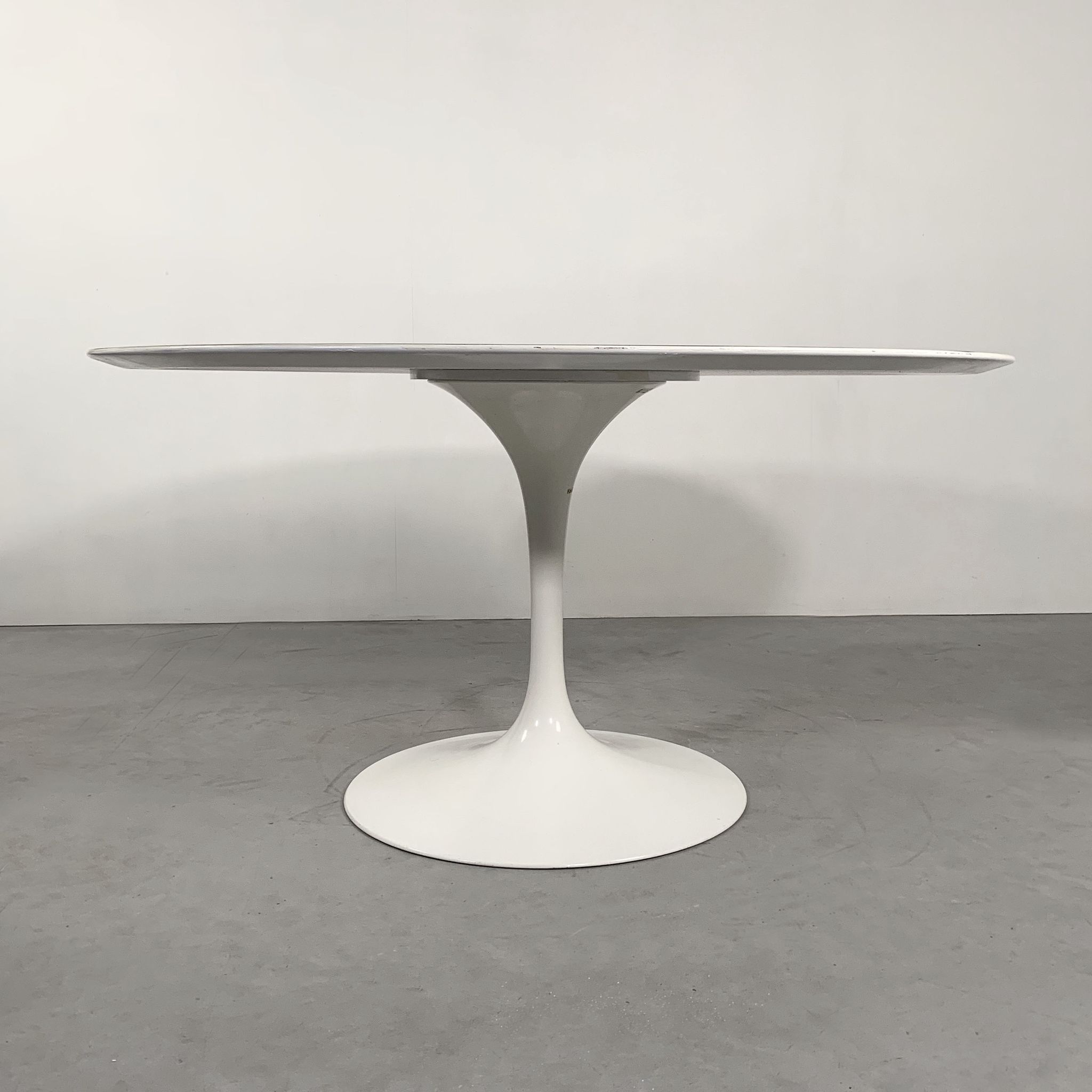 Table laminée Tulip 140 cm par Eero Saarinen pour Knoll, 1960