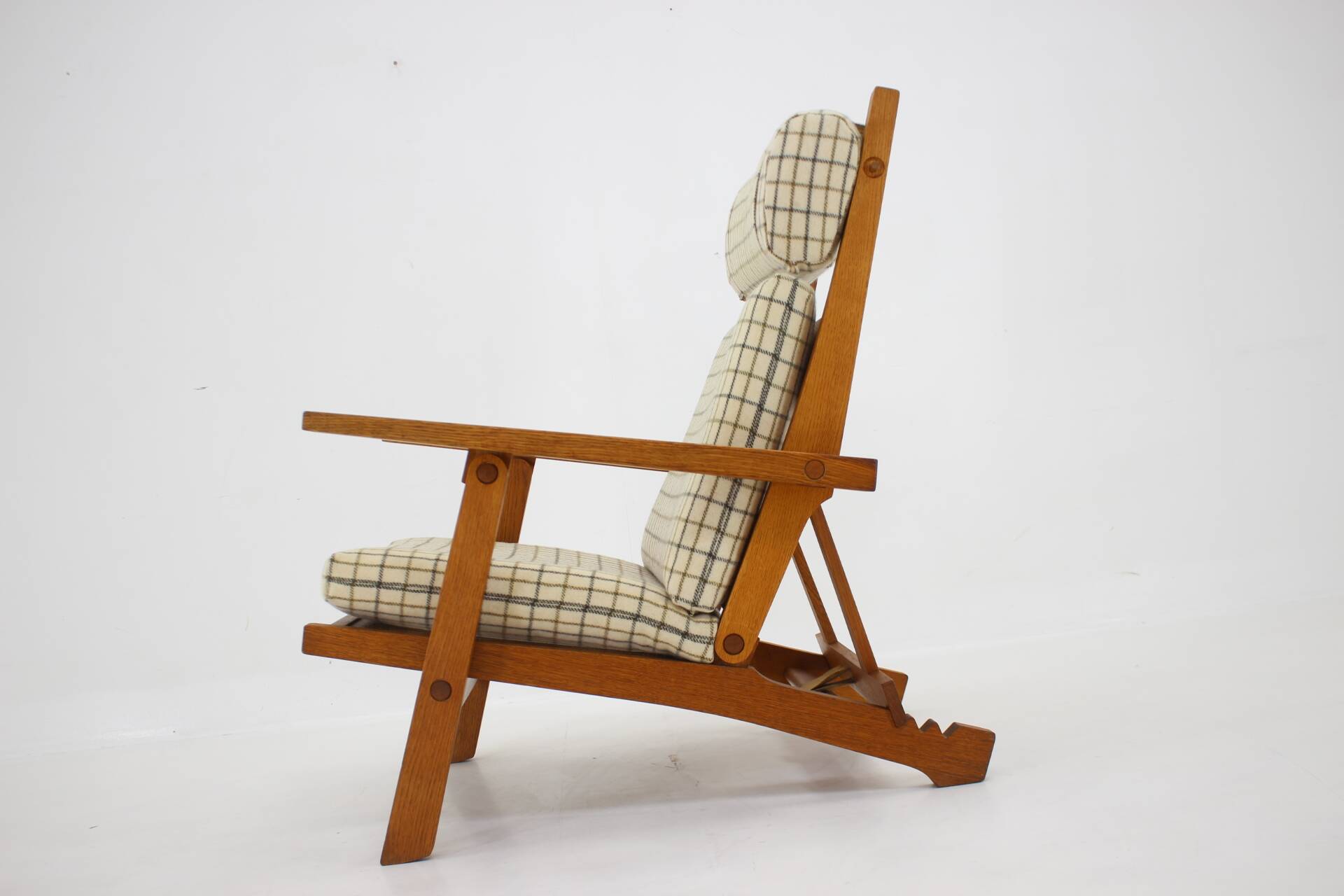 Hans J. Wegner Oak Reclining Lounge Chair Model AP71, Denmark 1968