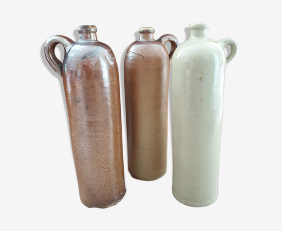 Bouteilles en grès anciennes