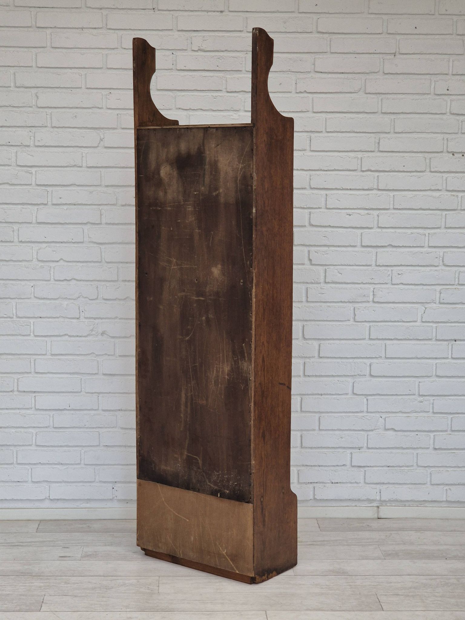 Armoire murale, bon état d'origine, bois de chêne, années 50, design scandinave