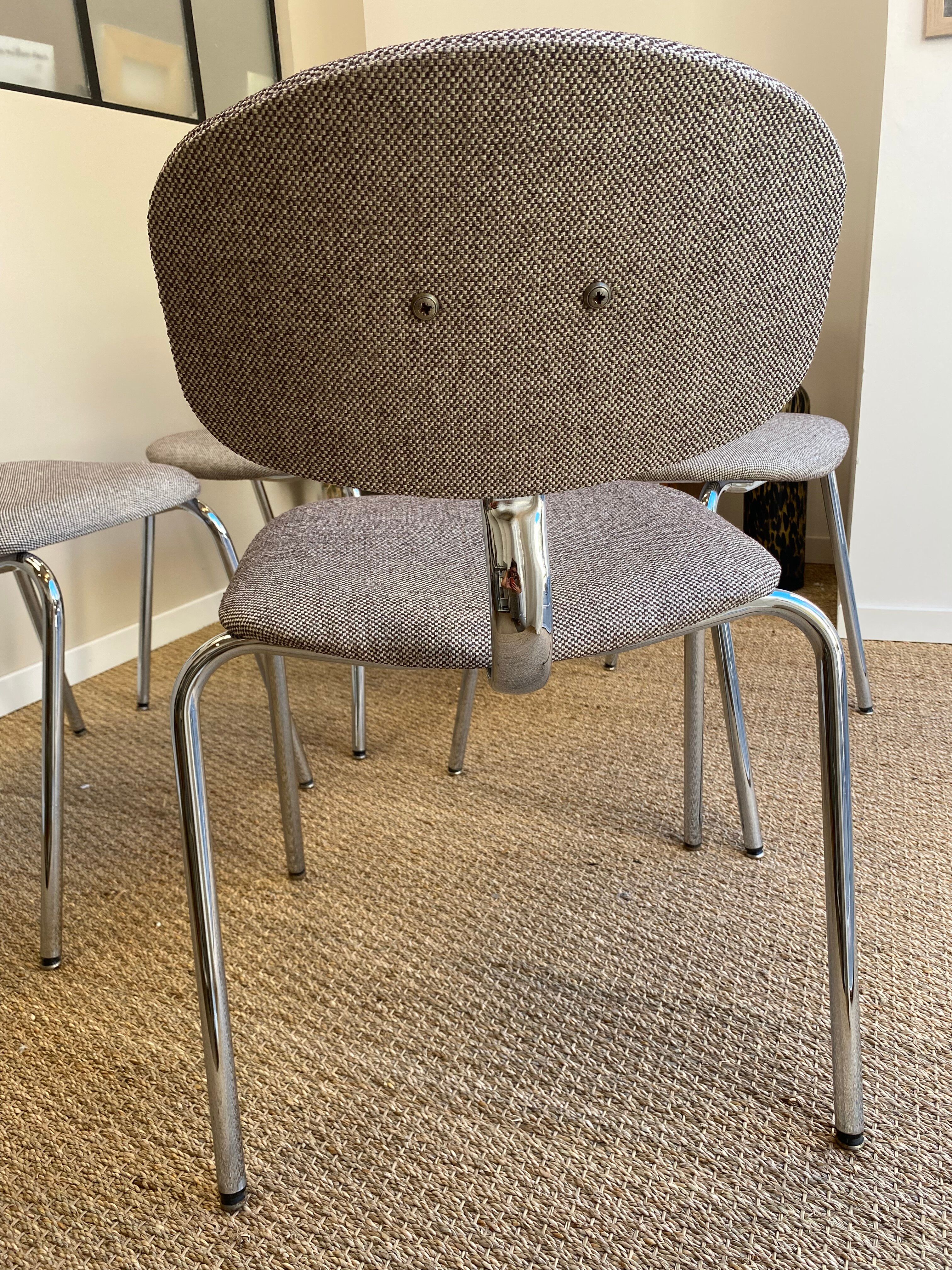 Suite de 4 chaises modèle 420-44, attribuées à Pierre Paulin pour Stee