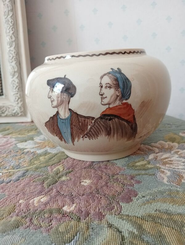 Vase de la manufacture Cazalas, signé Paule Douau